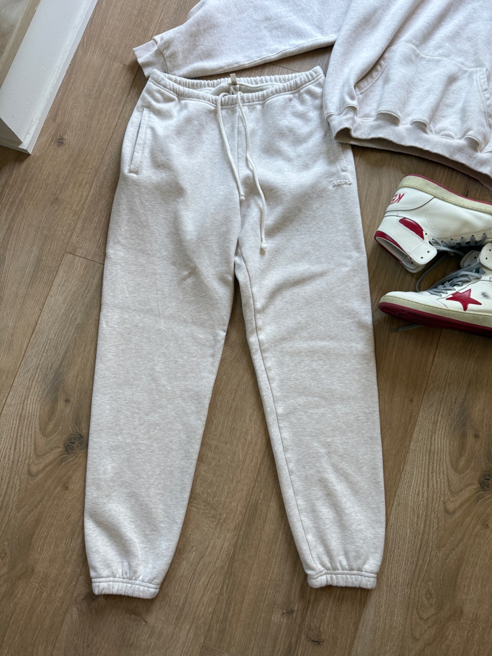 Skims oatmeal joggers- small, like new